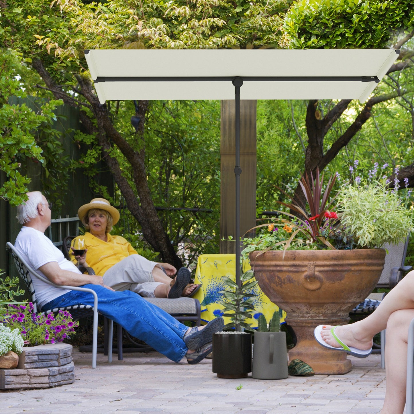 Outsunny Parasol, 180 graden draaibaar, in hoogte verstelbaar, tuinparasol met aluminium paal, 150x205cm, beige